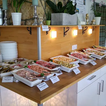 Berghaus Knopfmacher 호텔 *