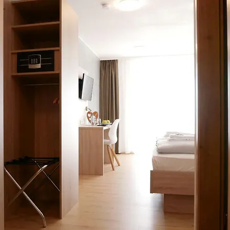 Berghaus Knopfmacher *