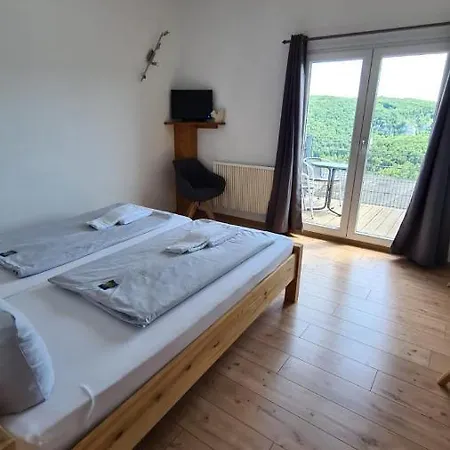 Berghaus Knopfmacher Hotel *