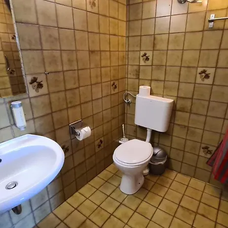 Berghaus Knopfmacher Hotel